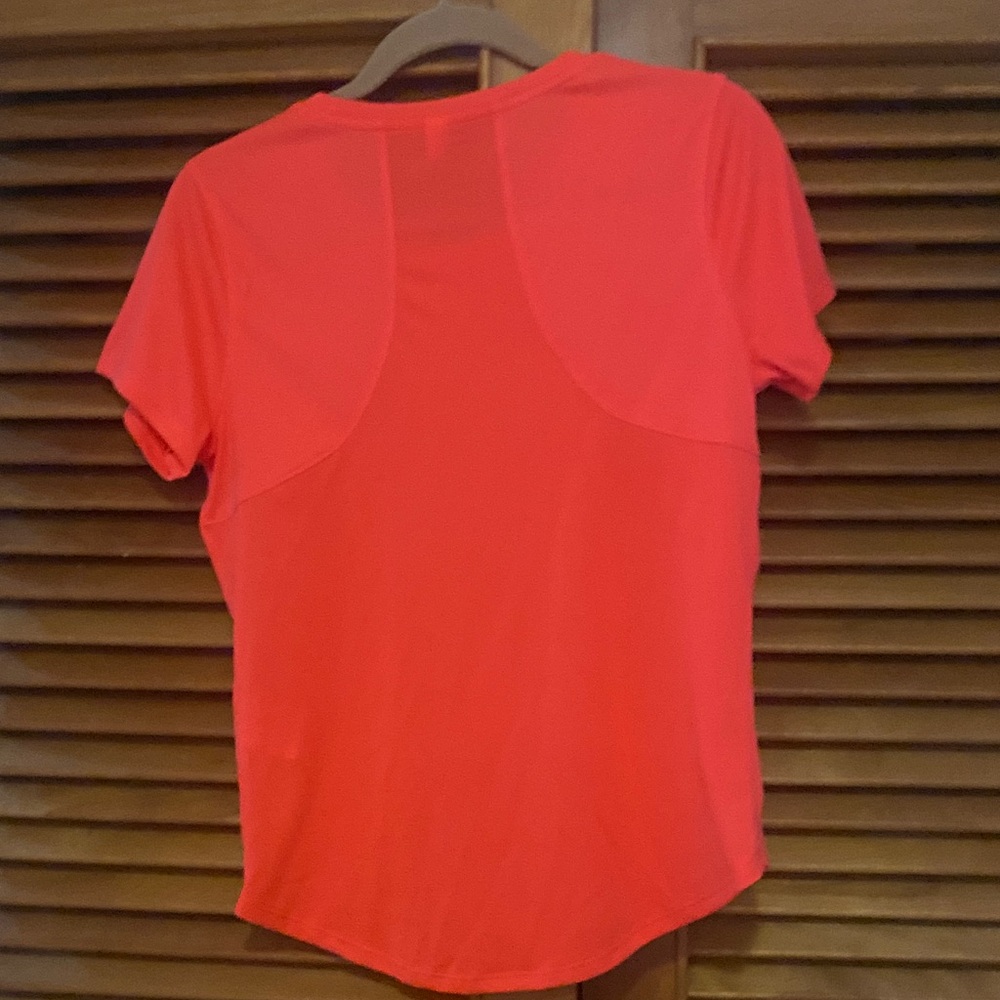 Under Armour Women's Bright Red Short Sleeve Tee - Picture 8 of 8